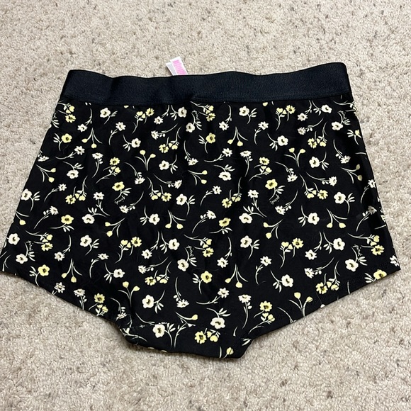 NWT Victoria’s Secret PINK Panties 4 Pair Bundle. Size Medium - Picture 3 of 15